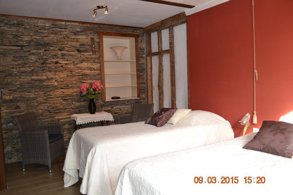 Auberge Au Naturel Des Ardennes Rochehaut Camera foto
